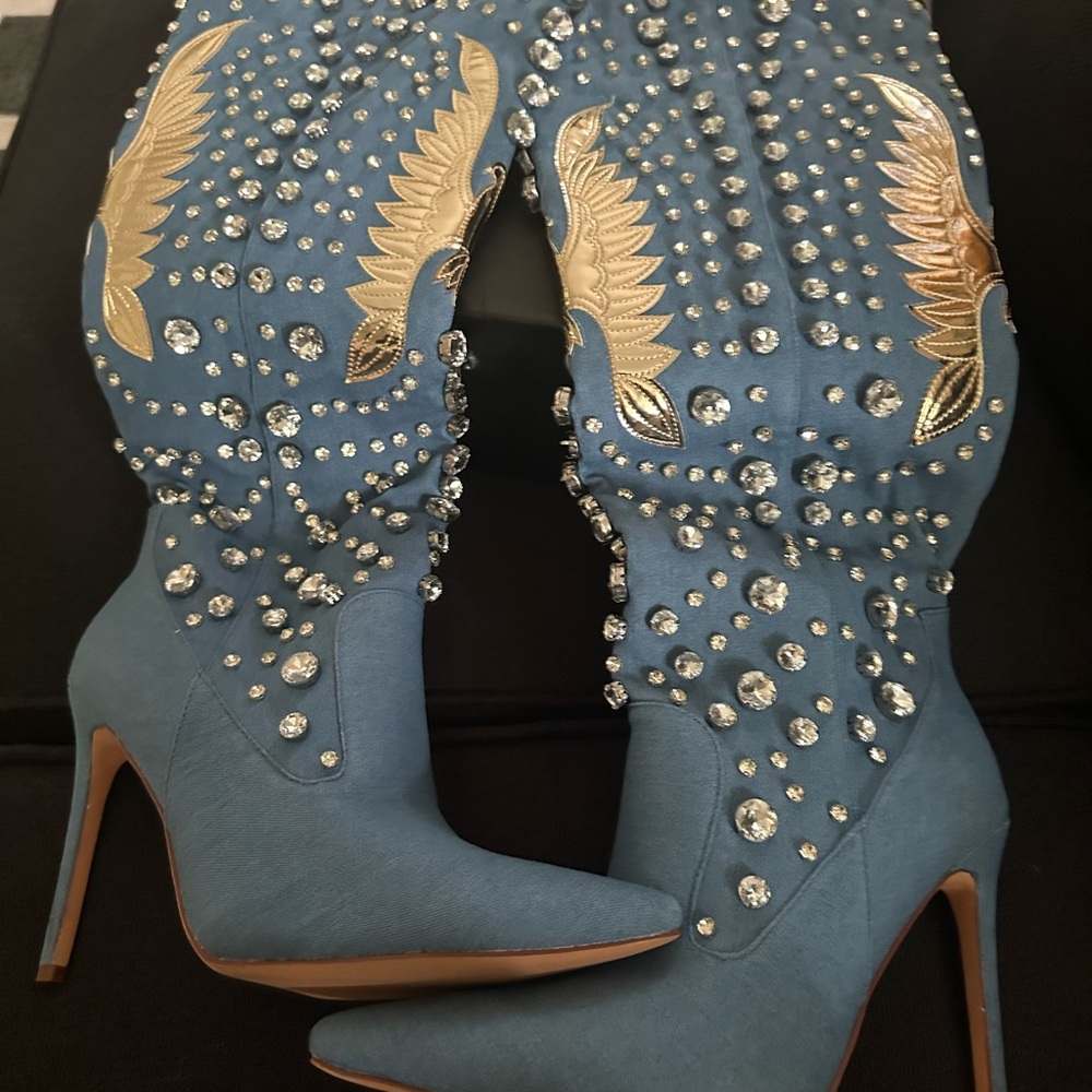 !!!!SOLD!!! Gorgeous boots! size 11 may fit a 10 if feet are wide!